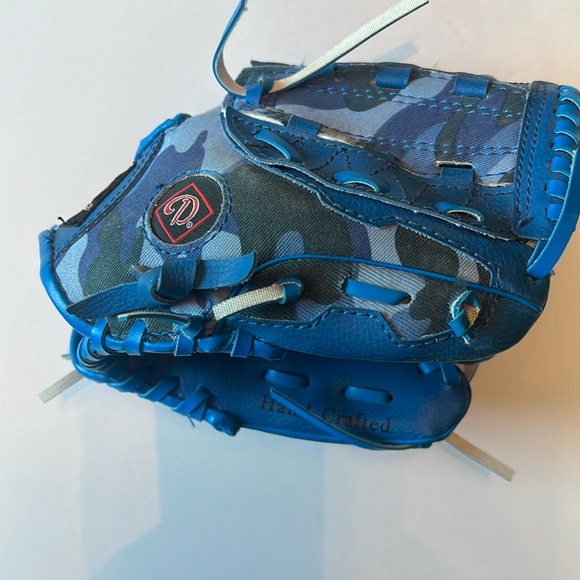 Child’s Diamond Baseball Mitt - Picture 1 of 5